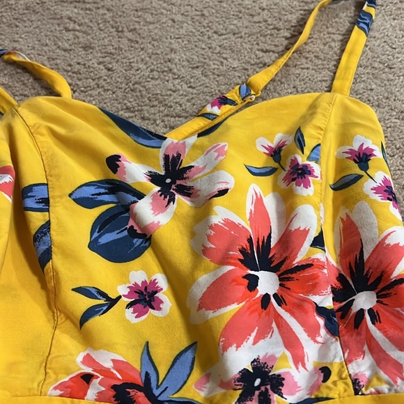 Old Navy yellow sundress size small great condition - Picture 3 of 4